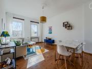 Newly Renovated & Furnished – Stylish and Bright 2 Room...