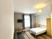 Newly Renovated Large Studio near NGH & Meadowhall