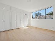 Newly Updated and Light Filled Apartment With Harbour Views