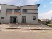 newmark estate: 100m² exclusive, off.