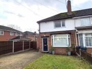 Deal! 1 BA 2 bedroom end of terrace house for rent in...