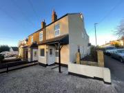 Cheap 1 BA 3 bedroom end of terrace house for rent in...