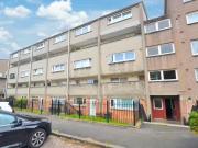 Deal! 1 BA 3 bedroom flat for rent in Northfield Drive,...