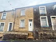 Cheap 1 BA 3 bedroom terraced house for rent in Beaufort...