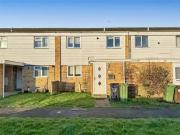 Cheap 1 BA 3 bedroom terraced house for rent in Maywood...