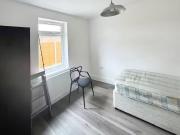 Nice 1 bedroom Detached Room to rent, Pooley Green Road,...