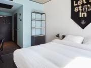 Just in! 1 BR Executive Queen room in residence in Glasgow