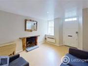 Unique 1 BR Property to rent in Cumberland Street Lane...