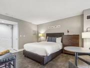 For Rent! 1 BR Simcoe Street