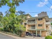 Cheap 2/14 Paradise Street, Highgate Hill Apartment for...