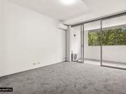 Deal! 22/4 Grandstand Parade, Zetland, NSW 2017