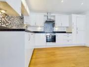 Just in! 2 bedroom apartment for rent in Ascote Lane,...