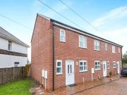 Charming 2 bedroom End Terrace House to rent, Oversetts...