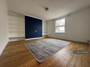 Cozy 2 bedroom flat for rent in Farm Road, Hove, BN3