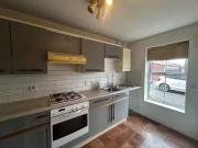 Deal! 2 bedroom house for rent in Hitchbird Close,...