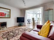 Cozy 2 bedroom terraced house for rent in Colnbrook...