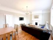 Charming 3 bedroom flat for rent in West Hill Road,...