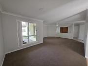 Cheap 40 Maltravers Drive, Arundel, QLD 4214