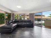 Rental! 4/31 33 Peerless Avenue, Mermaid Beach, QLD 4218