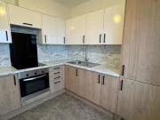 Deal! 4 bedroom ground floor flat for rent in Bath Road,...