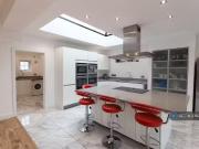 Deal! 4 bedroom semi detached house for rent in Antrim...