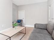 Charming 4 bedroom terraced house for rent in Villiers...