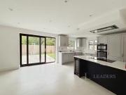 Just in! 5 bedroom detached house for rent in West...