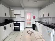 For Rent! 6 bedroom house for rent in Victoria Avenue,...