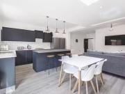 Unique 6 BR Bolingbroke Road