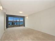 Cheap 6A/29 East Esplanade, Manly Apartment for rent...