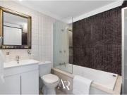 Nice 9/125 Euston Road, Alexandria Apartment for rent...