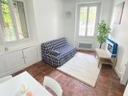 Nice and Renovated ground floor apartment located in...