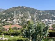 Nice, appartement en dernier étage et avec terrasse sur...