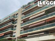 Nice Cimiez. Dans une résidence de standing, grand...