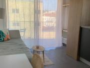 NICE EST STUDIO MEUBLE ET LUMINEUX DE 22 M2 AU CALME...