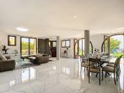 Nice Fabron: Rez de Jardin 3/4p de 118 m2 avec 200m2...