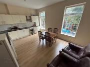 Charming Flat 2, 18 Wolseley Street