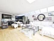 Unique Flat to rent in Althea Street, Sands End, London SW6