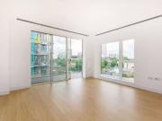 Rental! Flat to rent in Cherry Orchard Road, Croydon CR0