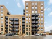 Rental! Flat to rent in Hanwell Square, London W7