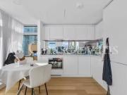 Charming Flat to rent in Pan Peninsula Square, Canary...
