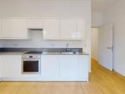 Charming Flat to rent in Riverbank Way, Brentford TW8