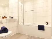 Nice Flat to rent in Thomas Layton Way, Brentford 0Ex,...