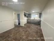 New Freshly Renovated 3 Bedroom Apartment 233 Victoria St W