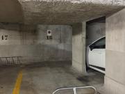 Nice Location Parking / Garage 06
