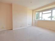 Cozy Maisonette to rent in Horley, Surrey RH6