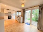 Charming Semi detached house to rent in Edinburgh Drive,...
