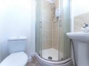 For Rent! Studio flat for rent in Railway Road,...