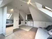 Unique Studio to rent in Elstree Road, Bushey Heath,...