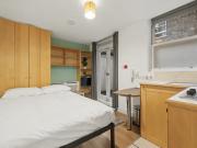 Nice Studio With Patio In West Kensington, Zone 2